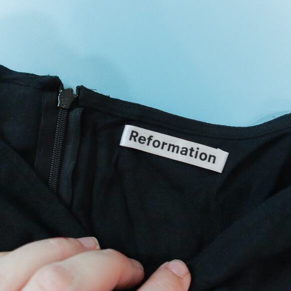 Reformation Kiara Low Stretch Crepe Black Thigh Slit Micro Mini Skirt Size 10 - Picture 3 of 7